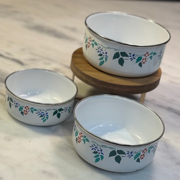 Vintage Kobe Kitchen Bowls Floral Pattern Enamel Metal Mixing Nesting Bowls - Picture 3 of 11